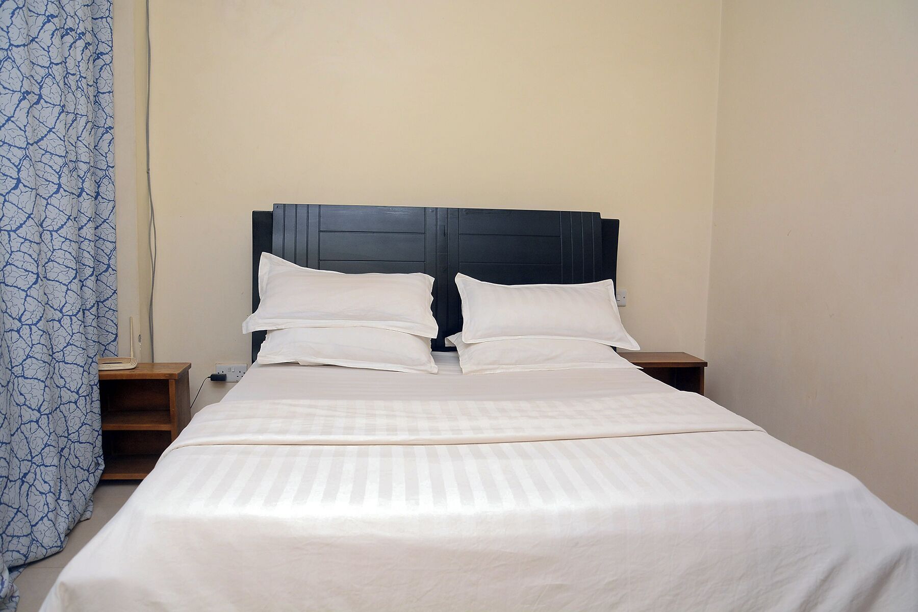 Standard Suite, 1 Bedroom | Desk, iron/ironing board, free WiFi