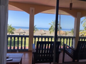 Suite, havutsikt | Safe på rommet, skrivebord og skrivebord for bærbar PC