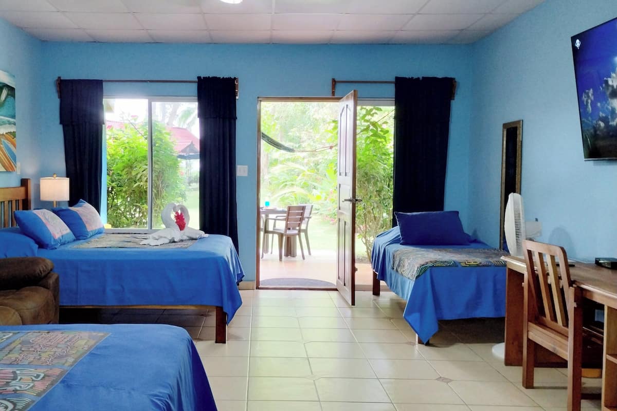 Junior Room | In-room safe, desk, laptop workspace, blackout curtains