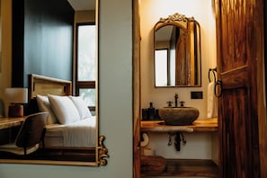 Habitación Deluxe doble | Caja fuerte, wifi gratis, ropa de cama