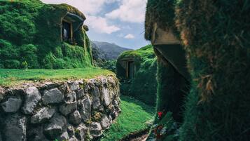 Hobbit Home | In-room safe, free WiFi, bed sheets