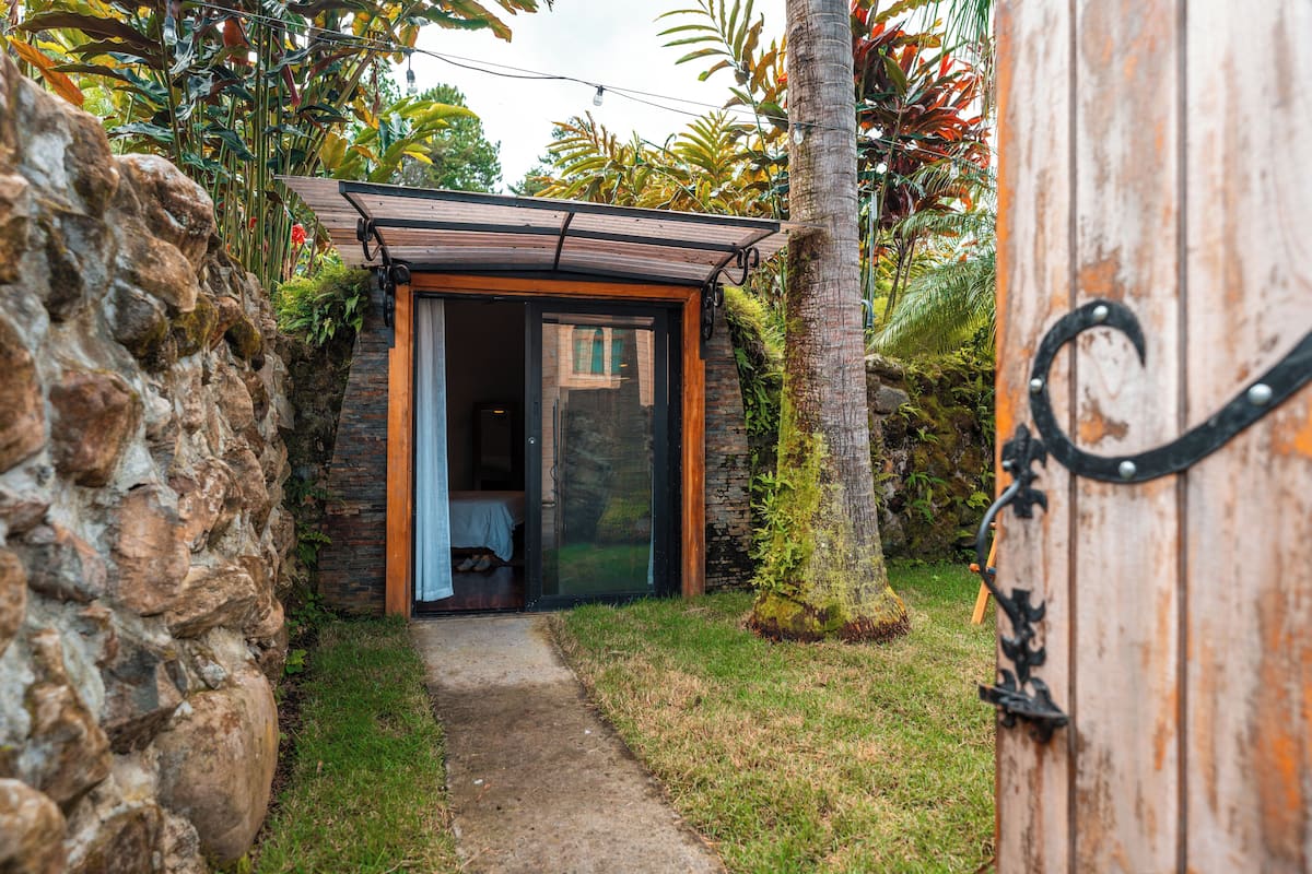 Garden Bungalow | In-room safe, WiFi (free), bed sheets