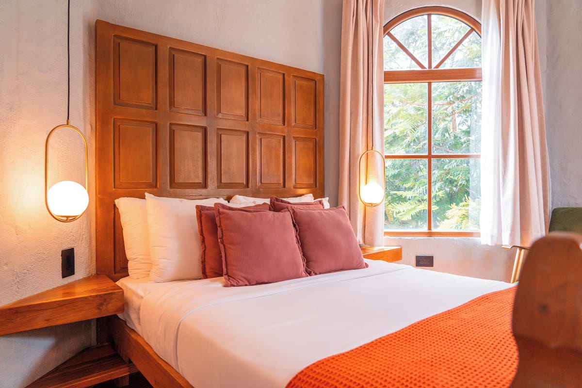 Tower Room | In-room safe, WiFi (free), bed sheets