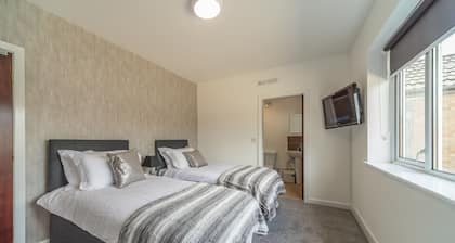 Kirks Korner Hotel