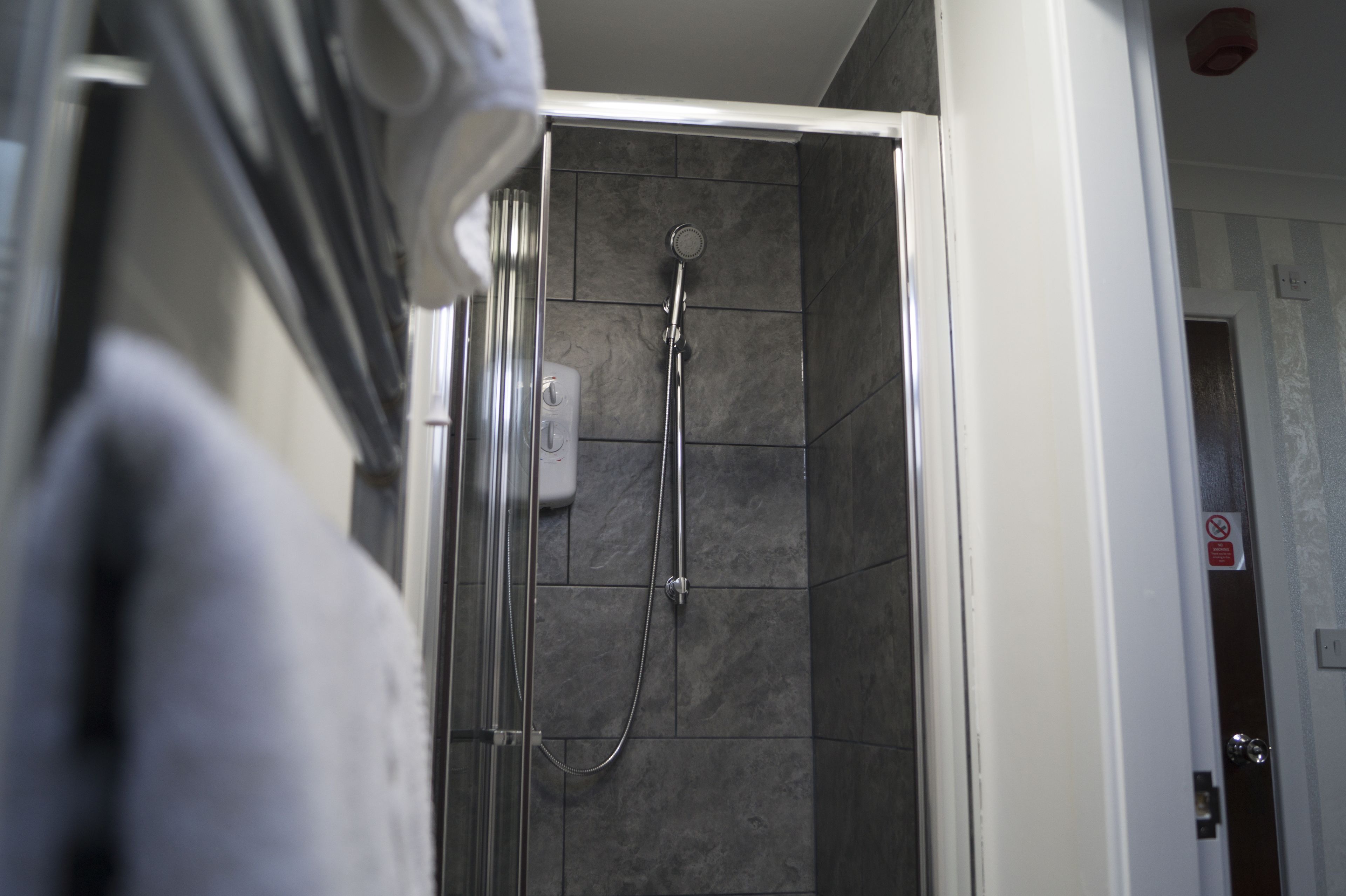Family Room | Bathroom | Shower, towels