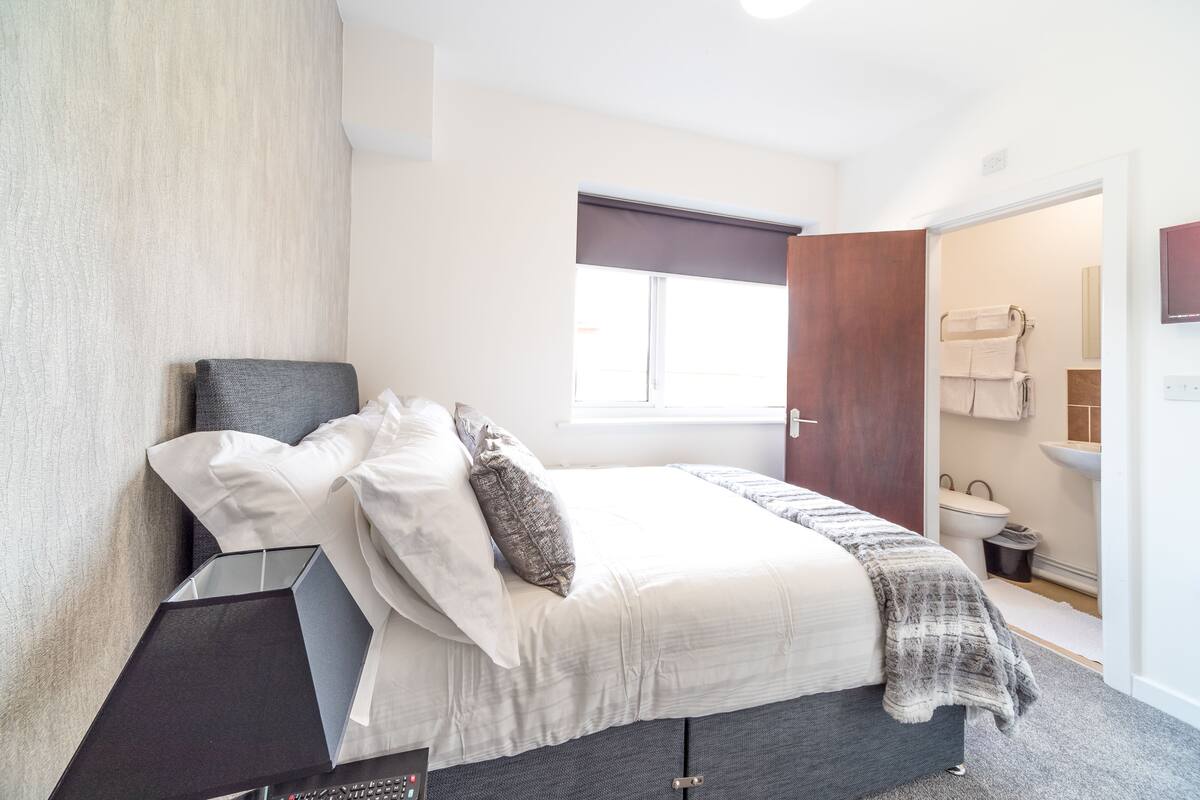 Soundproofing, iron/ironing board (on request), WiFi (free), bed sheets