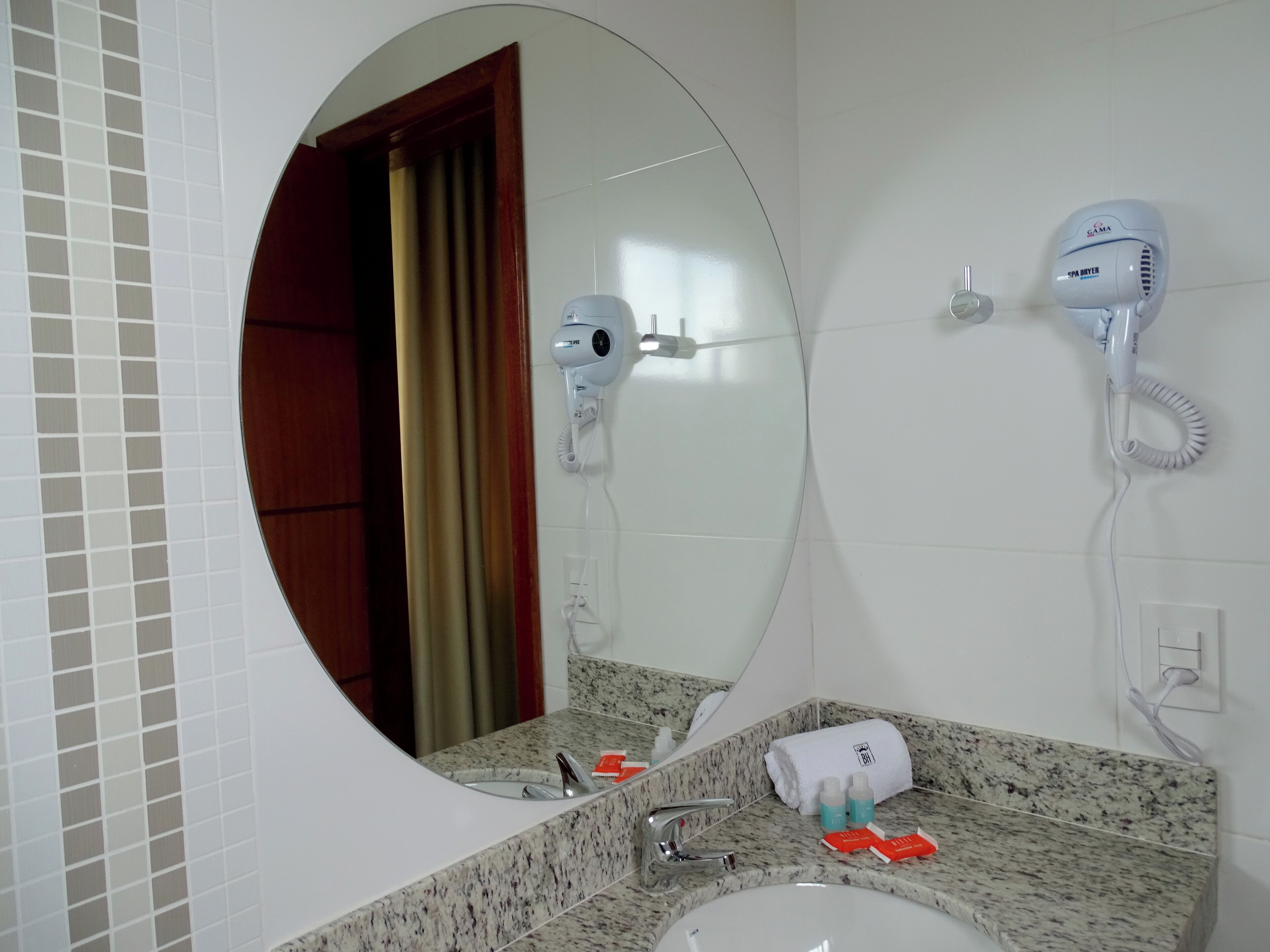 shower, free toiletries, towels