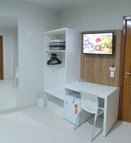 Minibar, escritorio, cortinas blackout y wifi gratis 