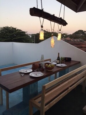 Daily continental breakfast (USD 5 per person)