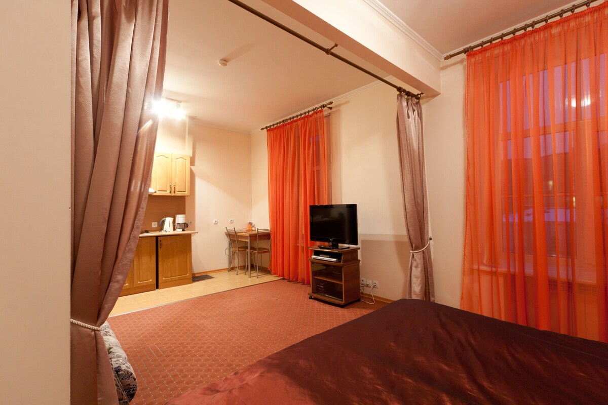 Apart-Studio | Iron/ironing board (on request), cribs (surcharge), WiFi (free)
