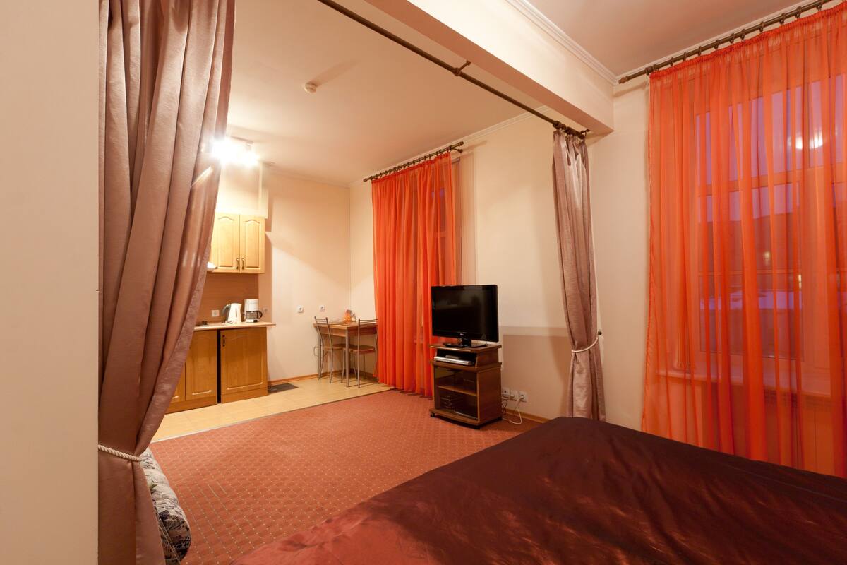 Studio | Setrika/meja setrika dan tempat tidur bayi (biaya tambahan)