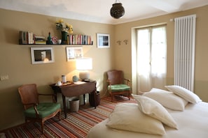 Double Room | Down duvets, pillow-top beds, individually furnished, desk