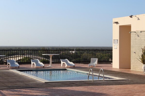 Outdoor pool, a rooftop pool - Hotel Delta (Parnaíba)