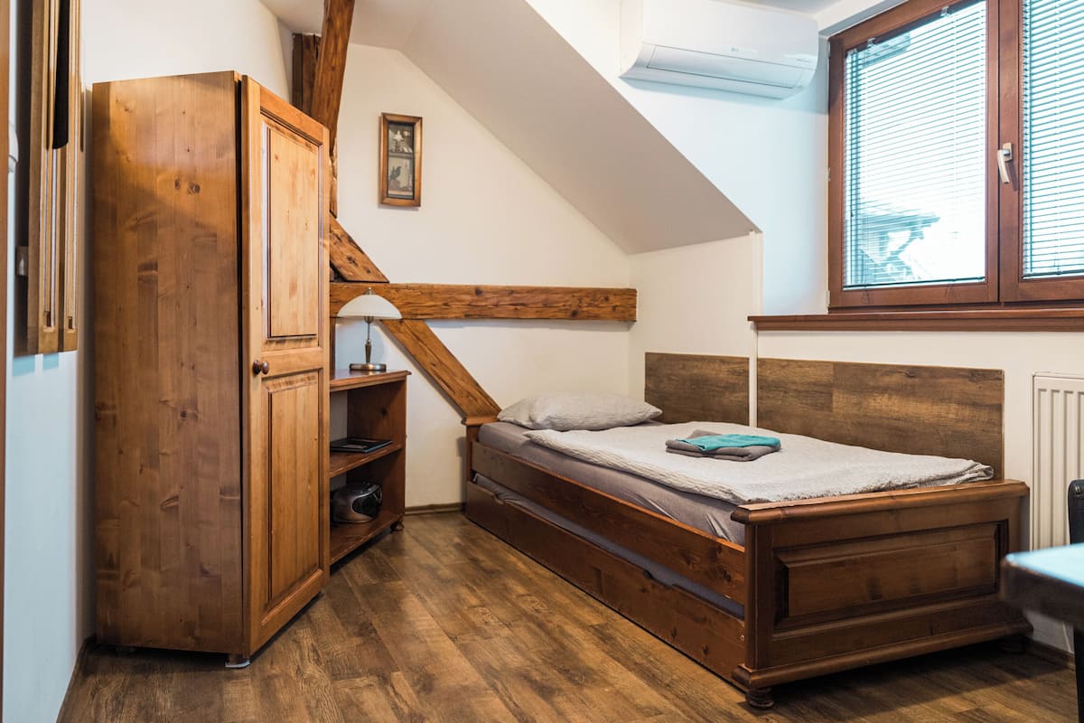 Habitación individual | Escritorio, espacio para trabajar con un portátil, wifi gratis