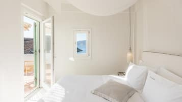 Executive Villa 2 | Premium bedding, in-room safe, soundproofing, iron/ironing board