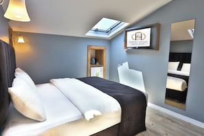 Economy Room, 1 Double Bed, Non Smoking | Premium bedding, minibar, in-room safe, desk - Sweet Home Suite Hotel (Trabzon)