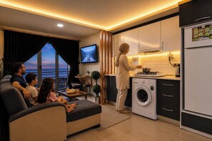 Roupas de cama premium, frigobar, cofres nos quartos, escrivaninha