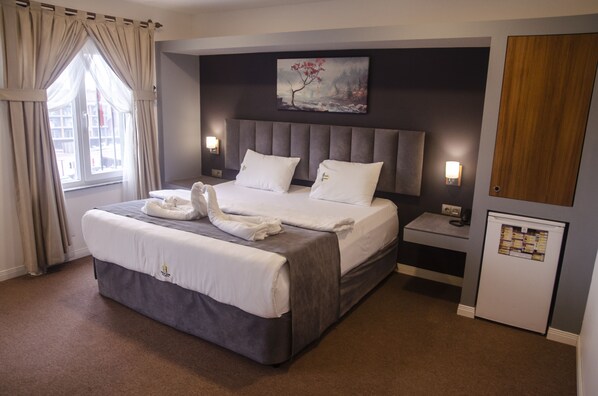 Royal Double Room, 1 Queen Bed, Garden View