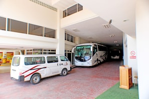 Bãi đậu xe tải hoặc RV