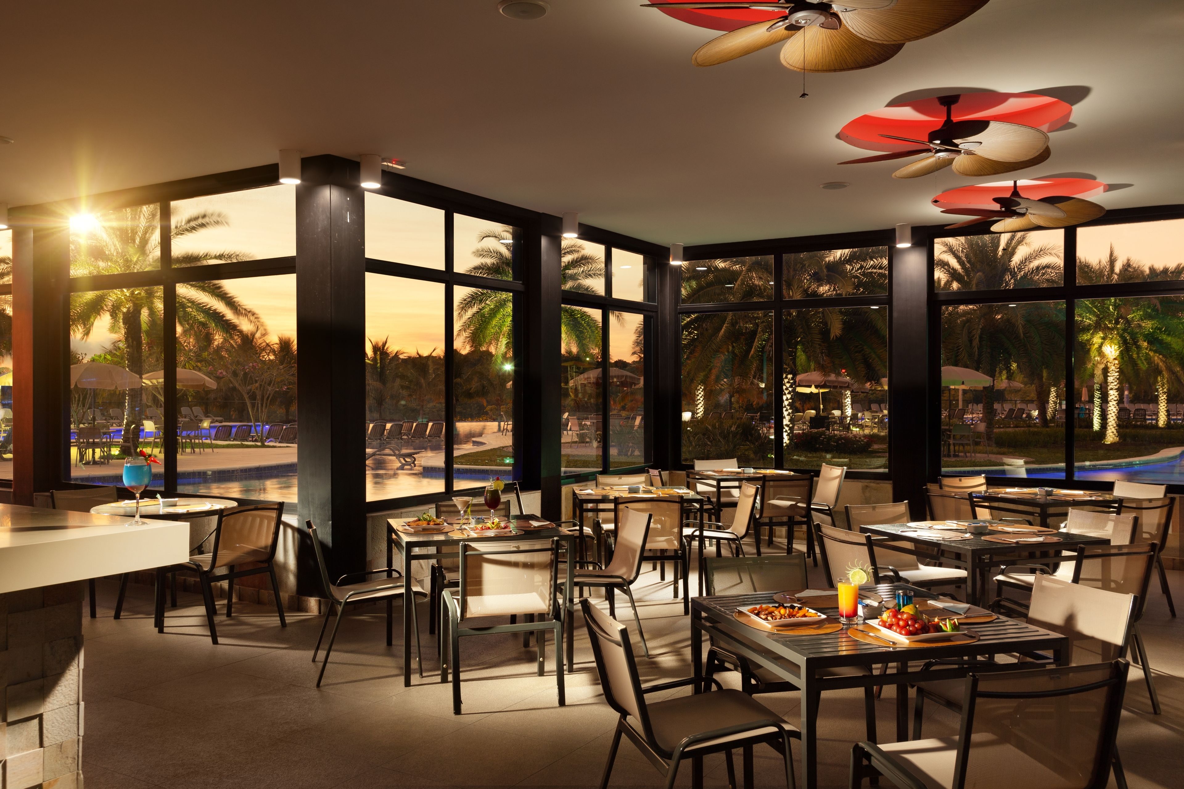 2 bars/lounges, poolside bar