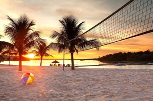 Private beach, beach umbrellas, beach towels, kayaking