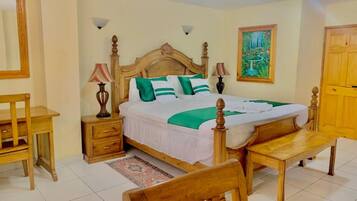 Presidential Studio Suite, Non Smoking | Premium bedding, down duvets, desk, free WiFi