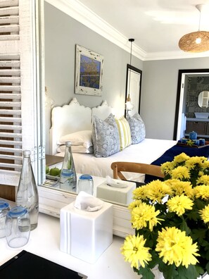 Premium bedding, minibar, desk, iron/ironing board - A Kings View (Eshowe)