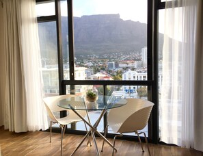 Apartment | City view - Urban Oasis at The Four Seasons (Cape Town)