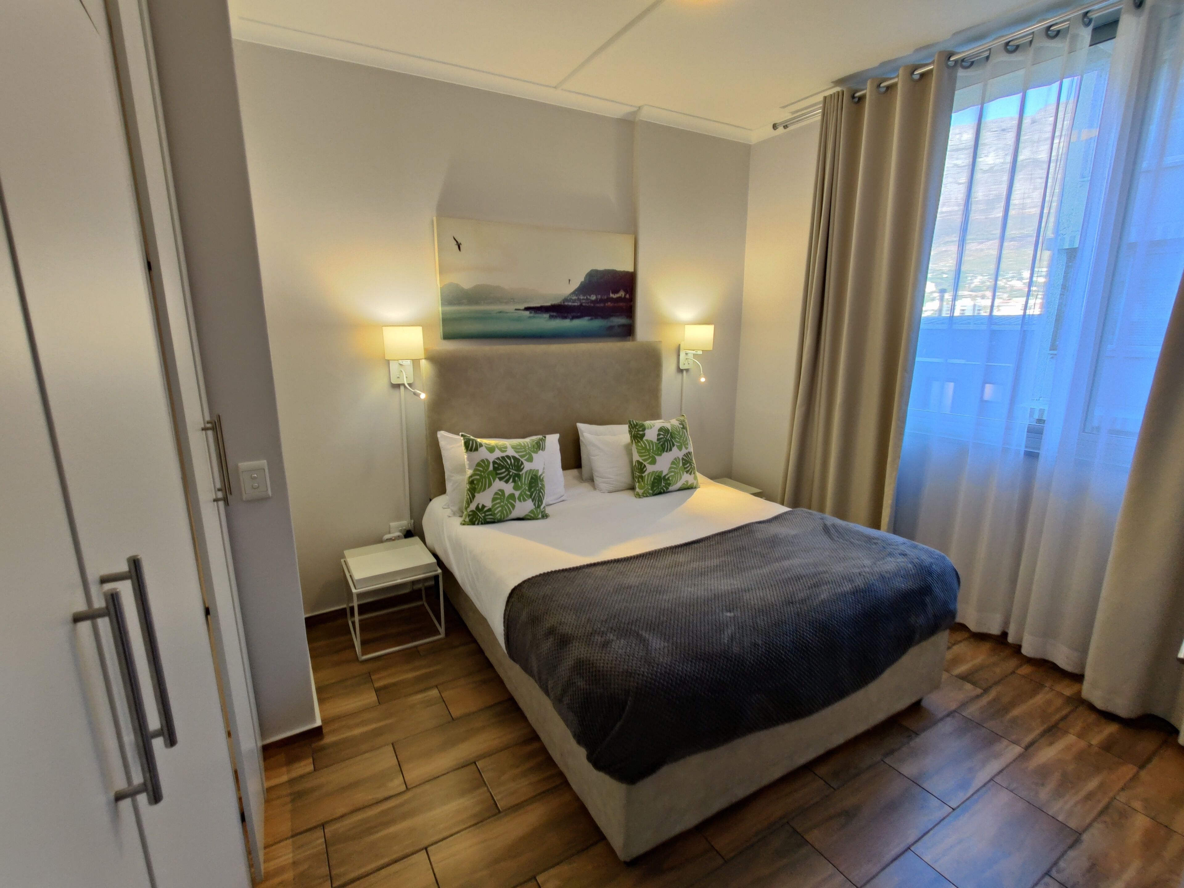 Executive Apartment | Hypo-allergenic bedding, individually decorated, individually furnished