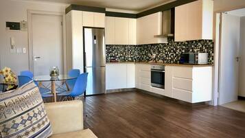 Fridge, microwave, stovetop