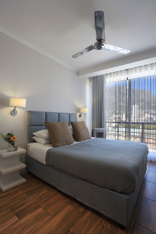 Silitysrauta/-lauta, ilmainen Wi-Fi, vuodevaatteet