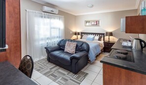 Iron/ironing board, free WiFi - Bhotani Bed and Breakfast (Gqeberha (Port Elizabeth))