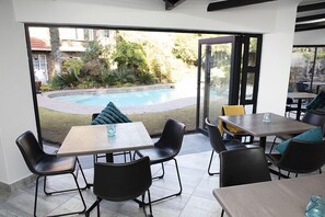 Lounge - Flamingo Rest (Sandton)