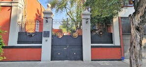 Fachada da propriedade