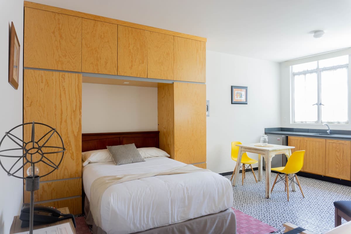 Single Studio, 1 queen bed | 1 Schlafzimmer, hochwertige Bettwaren, Daunenbettdecken, Minibar