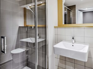 Desk, soundproofing, iron/ironing board, free WiFi - B&B Hotel Frankfurt-Airport (Frankfurt)