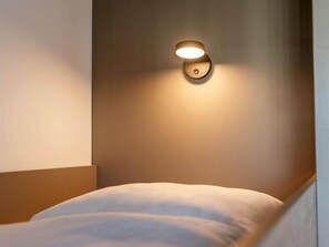 Chambre Familiale | Bureau, chambres insonorisées, fer et planche à repasser, Wi-Fi gratuit
