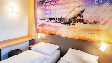 Schreibtisch, schallisolierte Zimmer, Bügeleisen/Bügelbrett