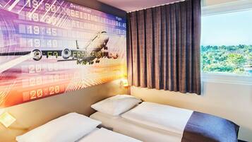 Twin Room | Desk, soundproofing, iron/ironing board (on request), WiFi (free)
