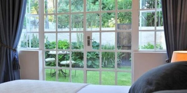 Comfort Cottage, 1 Bedroom, Kitchenette, Garden Area | 1 bedroom, premium bedding, in-room safe, individually decorated