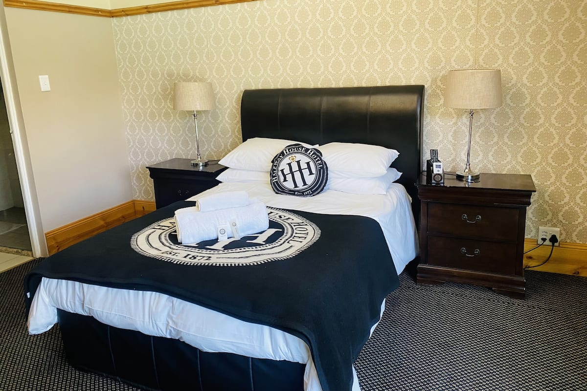 Deluxe kamer | 1 slaapkamer, een strijkplank/strijkijzer, gratis wifi, beddengoed