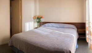 In-room safe, free cribs/infant beds, free WiFi, bed sheets - Kings Hotel (Mar del Plata)