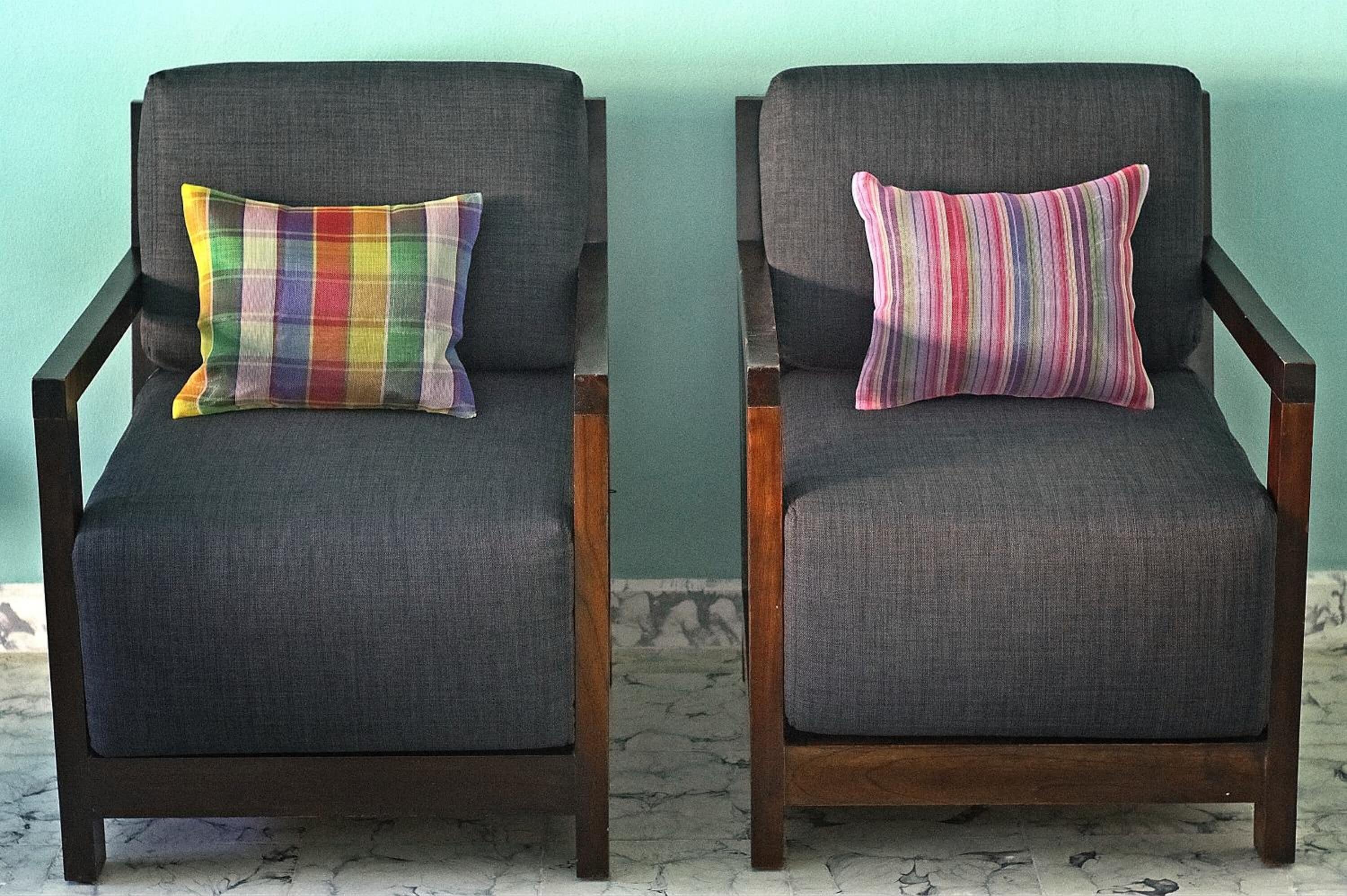 32-inch flat-screen tv with cable channels, tv