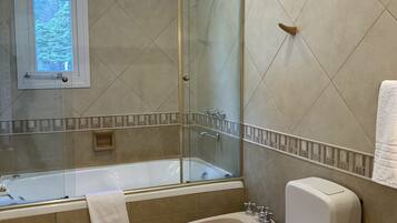 Apartment, 2 Schlafzimmer | Badezimmer
