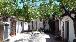 Terrace/patio - Hostal Tierra de Vinos (Cafayate)