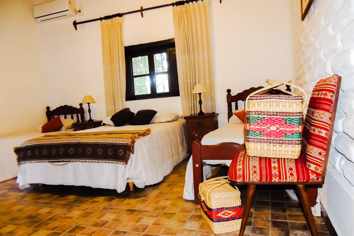 Triple Room | Soundproofing, free cots/infant beds, free WiFi, bed sheets