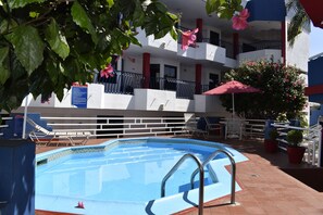 Piscine extérieure (ouverte en saison)