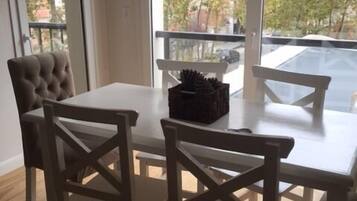 Classic Apartment, Sea View | In-room dining