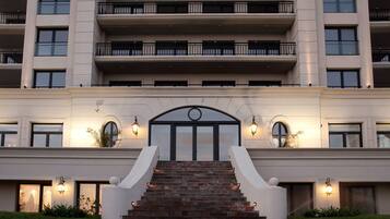 Pintu masuk properti