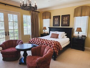 Quarto | Roupas de cama premium, escrivaninha, ferros/tábuas de passar roupa